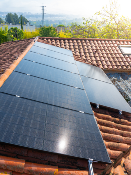 Usina solar com módulos fotovoltaicos
